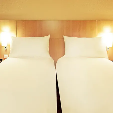 Ibis Hotell Courcouronnes