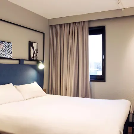 Ibis Evry-courcouronnes Hotel 3*