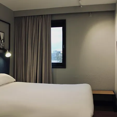 Otel Ibis Evry-courcouronnes