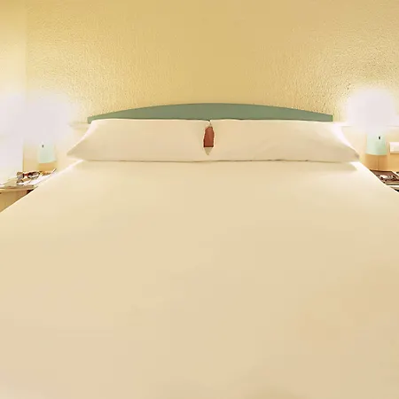 Ibis Hotel 3*