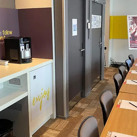 Ibis Evry-courcouronnes Otel Courcouronnes