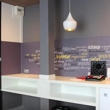 Ibis Evry-courcouronnes ホテル 3*