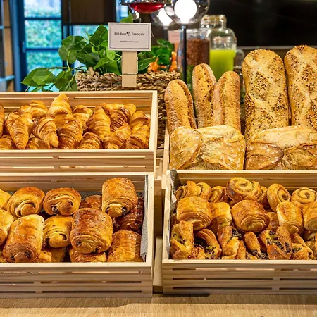 Ibis Evry-courcouronnes ホテル 3*