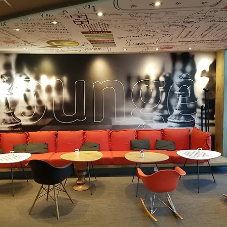 Ibis Evry-courcouronnes Hotel 3*