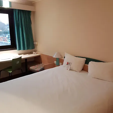 Ibis Evry-courcouronnes 3*