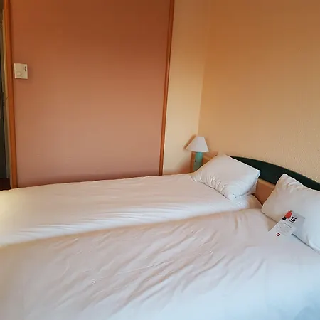 Ibis Evry-courcouronnes Hotell 3*