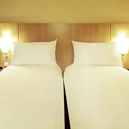 Ibis Evry-courcouronnes Hotel 3*