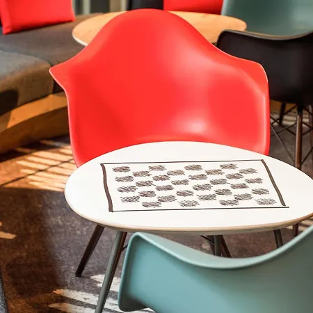 Otel Ibis Evry-courcouronnes 3*