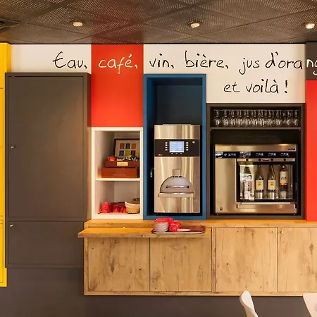 ホテル Ibis Evry-courcouronnes 3*