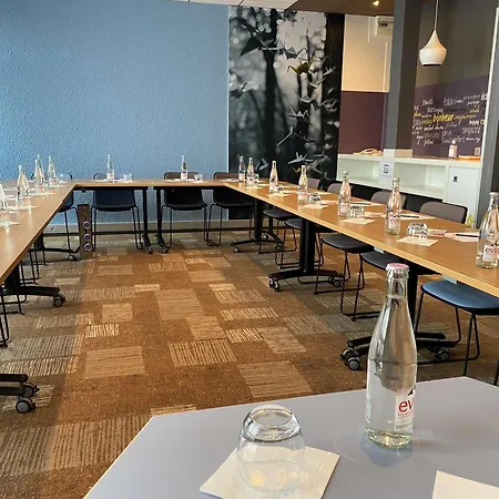 Ibis Evry-courcouronnes Hotel 3*