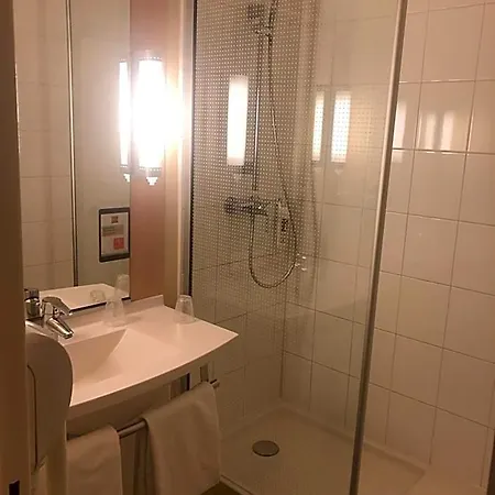 Ibis Courcouronnes