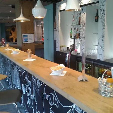 Ibis Evry-courcouronnes Hotel 3*
