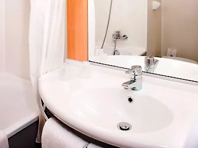 Ibis Evry-courcouronnes Hotel 3*