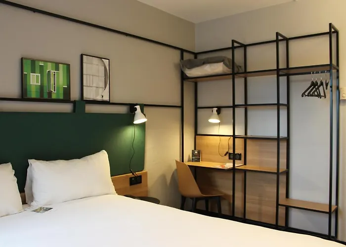 Hotell Ibis Evry-courcouronnes 3*