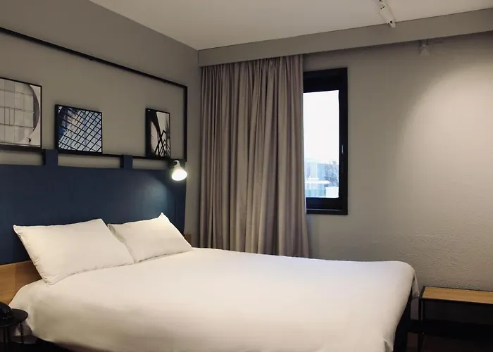 Ibis Evry-courcouronnes 호텔