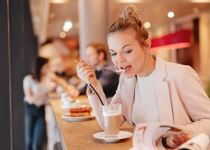 Ibis Evry-courcouronnes 호텔 3*