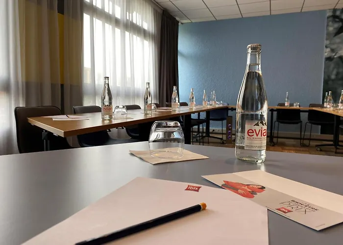 호텔 Ibis Evry-courcouronnes 3*