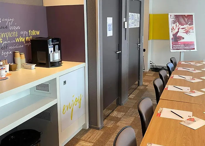 Ibis Evry-courcouronnes 호텔 Courcouronnes