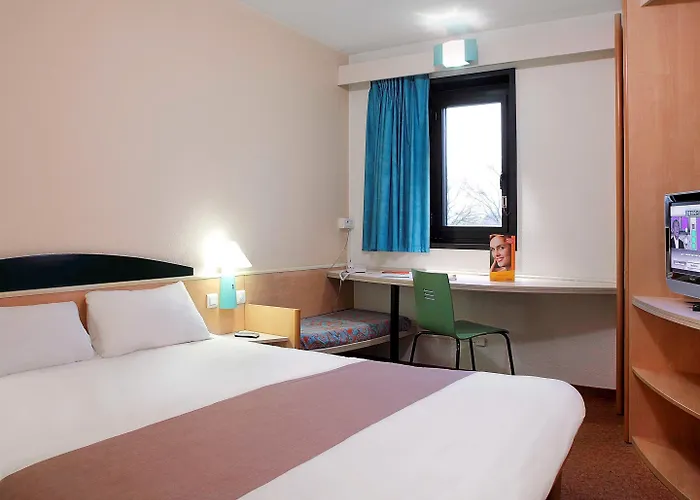 Ibis Evry-courcouronnes 호텔 3*