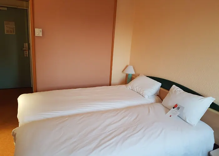 Ibis Evry-courcouronnes 호텔 3*