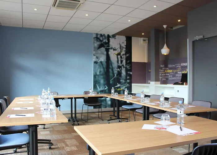 Hotell Ibis Evry-courcouronnes